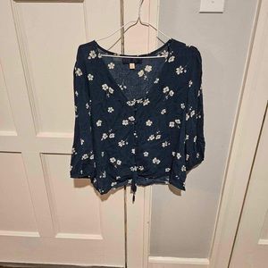 Francesca’s Blue Rain Floral Blue Tie Shirt In Small (button Missing)